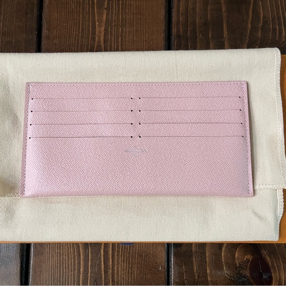 EUC Louis Vuitton Epi Pochette Felice. Rose Ballerine. Silver removeable chain. - Picture 14 of 16